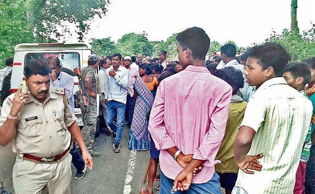 गोड्डा : सुगाबथान डैम का सर्वे करने गयी टीम को दो घंटे तक बनाया बंधक, निशिकांत दुबे ने कहा- कोई विस्थापित नहीं होगा