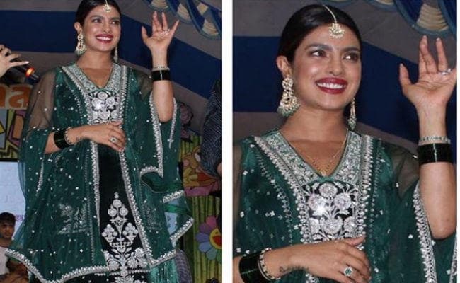 प्रियंका चोपड़ा का ट्रेडिशनल लुक, कीमत जानकर हैरान रह जायेंगे आप...