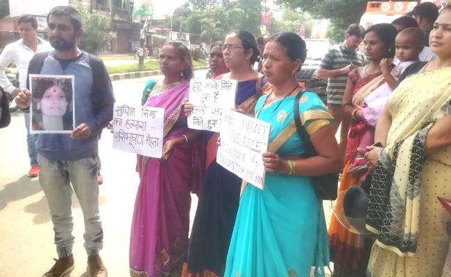 BJP में शामिल हुए JMM के कद्दावर नेता डॉ शशि भूषण मेहता, सुमित्रा मिश्रा के बेटे ने दी आत्मदाह की धमकी