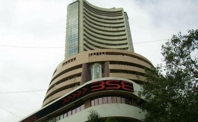 वित्तीय क्षेत्र के संकट और ट्रेड वार की चिंता के बीच सेंसेक्स 199 अंक टूटा