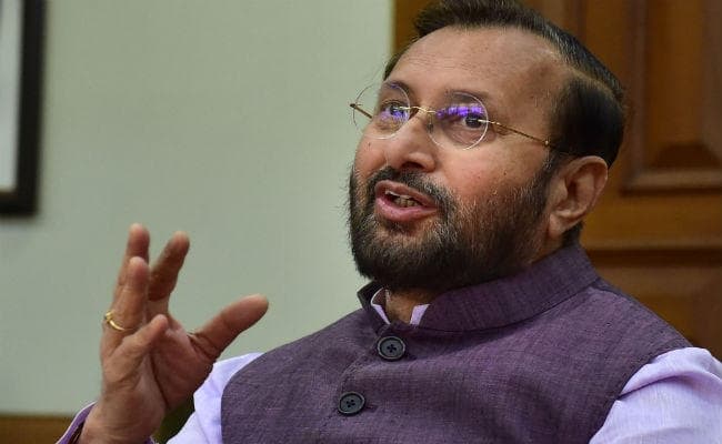 सूचना एवं प्रसारण मंत्री ने कहा- पेड न्यूज से ज्यादा खतरनाक है फेक न्यूज