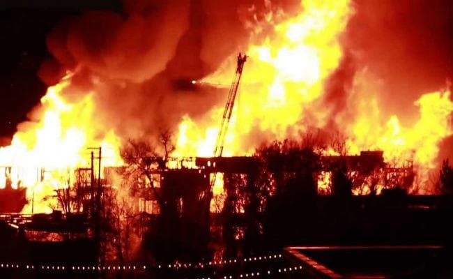 सॉल्टलेक : शॉपिंग मॉल में आग से दहशत