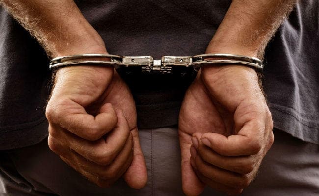 चतरा में मुठभेड़, दो माओवादी पकड़े गये