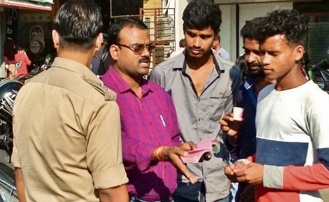 अपने बनाये नियम ही लागू नहीं करा पा रहा निगम, पार्किंग के नाम पर जारी है लूट नहीं मिल रही 10 मिनट की छूट