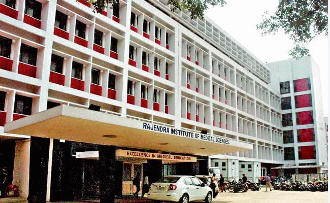 रांची : डेंटल कॉलेज में बोन ग्राफ्टिंग व फ्लैप सर्जरी से पायरिया का नि:शुल्क इलाज