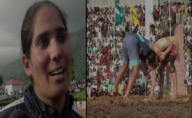 कश्मीर की पहली महिला रेसलर नाहिदा नबी बोलीं- बेटी बचाओ-बेटी पढ़ाओ और बेटी को पहलवान बनाओ