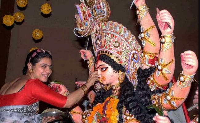Durga Puja 2019: इन पूजा पंडालों में सेलेब्‍स हर साल धूमधाम से मनाते हैं दुर्गा पूजा