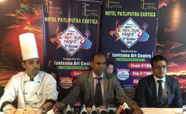 एक्ट्रेस शुभी शर्मा समेत कई नामचीन कलाकारों के साथ 5 अक्टूबर को होगा डांस डांडिया नाईट एक्ट्रेस शुभी शर्मा समेत कई नामचीन कलाकारों के साथ 5 अक्टूबर को होगा डांस डांडिया नाईट