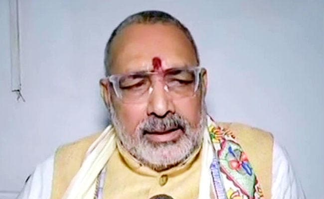 जलजमाव को लेकर एनडीए नेताओं में नहीं थम रहा वाक् युद्ध, गिरिराज बोले- ताली सरदार को तो गाली भी सरदार को