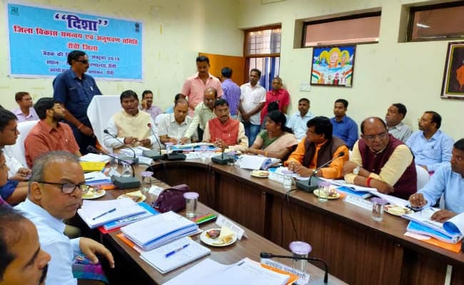 रांची में जिला विकास समन्वय एवं अनुश्रवण समिति (दिशा) की पहली बैठक, शामिल हुए केंद्रीय मंत्री अर्जुन मुण्‍डा