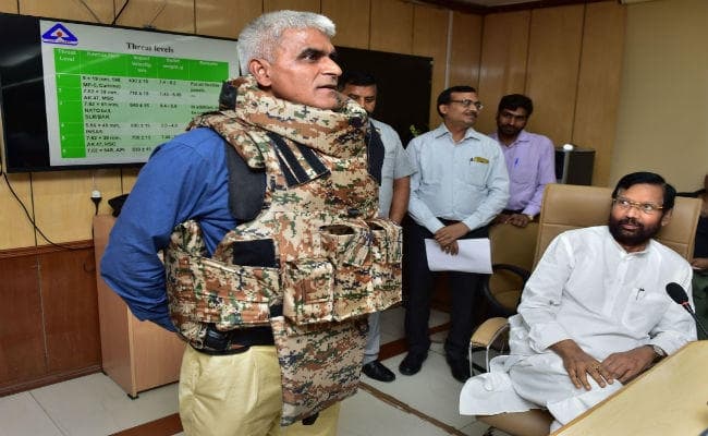 ''BIS स्टैंडर्ड बुलेट प्रूफ जैकेट सबसे सुरक्षित, सस्ता और हल्का भी''