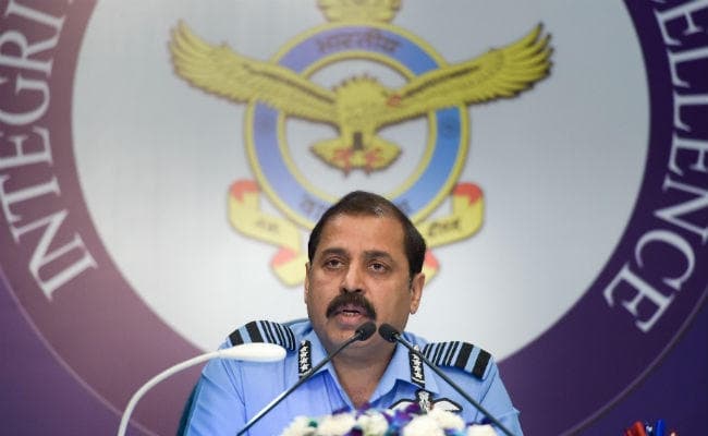 अपनी पहली प्रेस कॉन्फ्रेंस में वायुसेना प्रमुख ने कहा- पाकिस्तान के किसी भी आतंकी हमले का जवाब देने के लिए तैयार