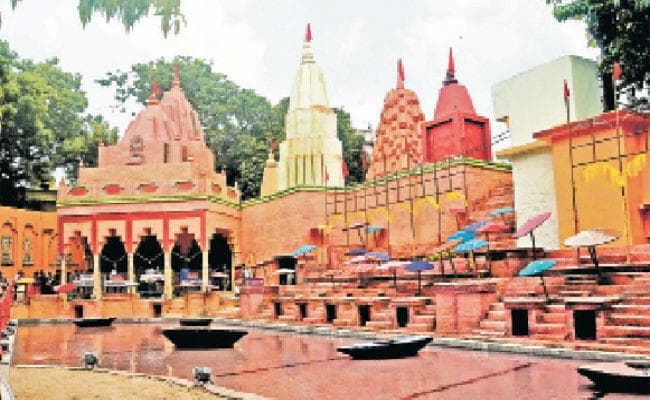 राजबल्लव पाड़ा में बनारस के दशाश्वमेध घाट का नजारा