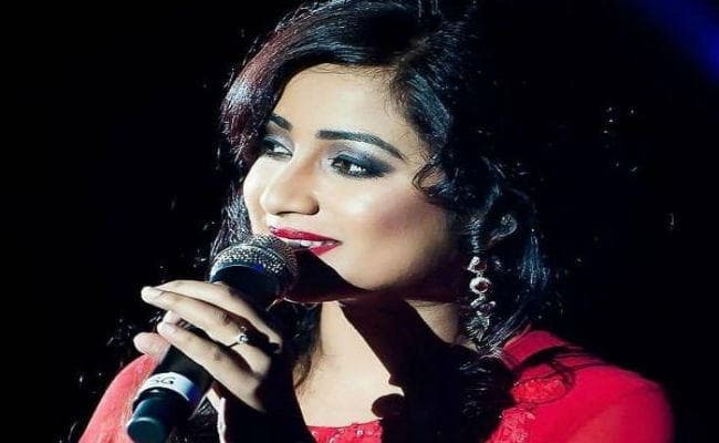 श्रेष्ठ पूजा थीम सॉन्ग सीएम ने लिखा, श्रेया ने गाया