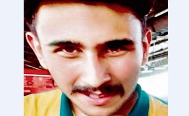 जमशेदपुर : युवती को सोशल मीडिया पर बदनाम करनेवाला गिरफ्तार, युवती ने ट्वीट कर स्मृति ईरानी से मांगी थी मदद