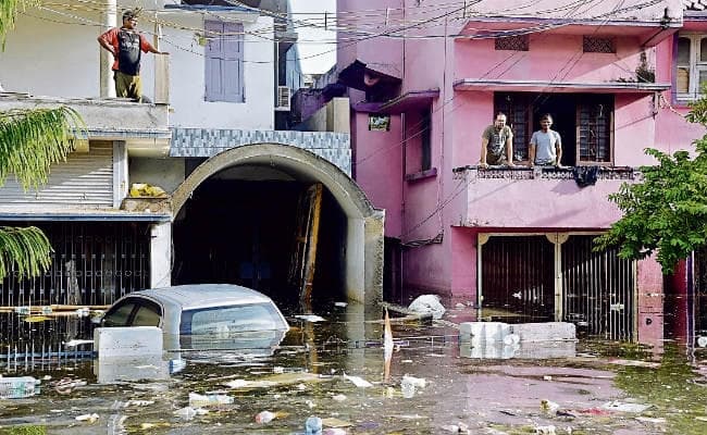 पटना में जलप्रलय : पानी में डूबे वाहन को स्टार्ट किया तो नहीं मिलेगा क्लेम