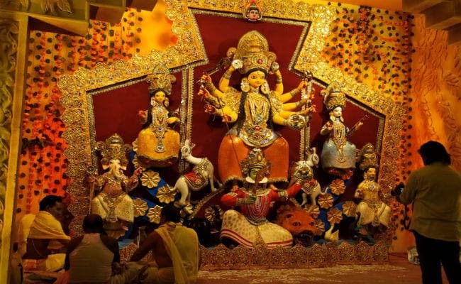 रांची: केरल दर्शन की थीम पर बना है रांची रेलवे स्टेशन का पूजा पंडाल, देखें वीडियो