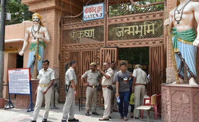 दिल्ली में आतंकवादियों की घुसपैठ की आशंका के चलते मथुरा में हाई-अलर्ट