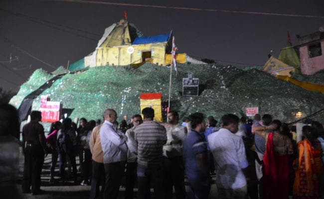 Ranchi : कोकर दुर्गा पूजा पंडाल में माइक पर लग रहे प्रशासन के खिलाफ नारे, समिति ने दिया अल्टीमेटम