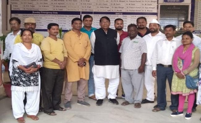 गुमला पहुंचे कांग्रेस के प्रदेश अध्यक्ष डॉ रामेश्वर उरांव, कहा- भाजपा के कारण झारखंड को लकवा मार दिया है