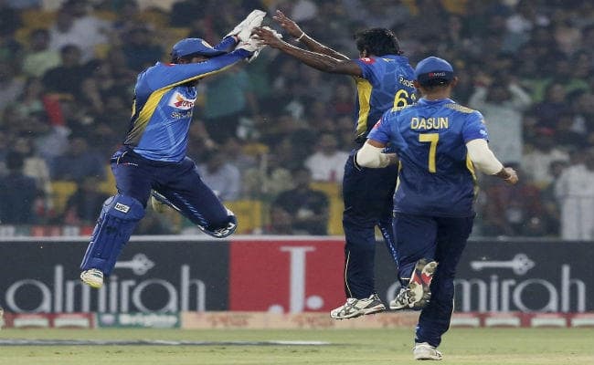श्रीलंका ने घर में घुसकर पाकिस्‍तान को रौंदा, पहले टी20 में 64 रनों से किया धराशायी
