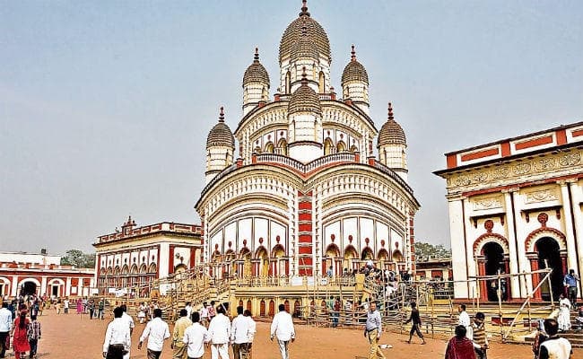 नवरात्रि विशेष: ये हैं देवी के सुप्रसिद्ध मंदिर, इस झील में गिरे थे देवी सती के नेत्र