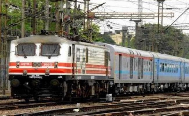 दिवाली और छठ पूजा के लिए रेलवे की तैयारी, स्पेशल ट्रेनों की संख्या बढ़ाई
