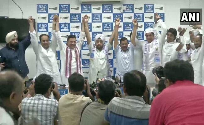 पूर्व कांग्रेस विधायक प्रह्लाद सिंह साहनी ''आप'' में शामिल