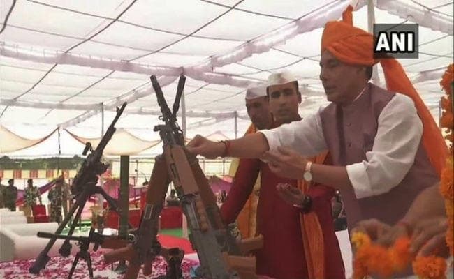 भारत को दशहरे के दिन मिलेगा राफेल, फ्रांस जायेंगे राजनाथ सिंह, करेंगे शस्त्र पूजा