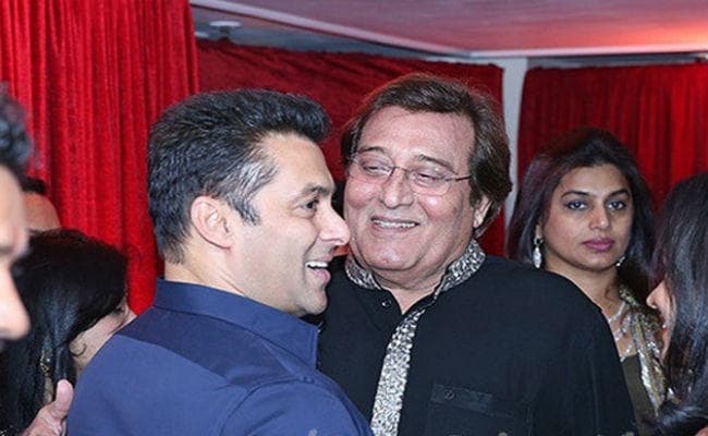 ''दबंग 3'' की शूटिंग पूरी होने पर सलमान खान ने ऑनस्क्रीन पिता को किया याद