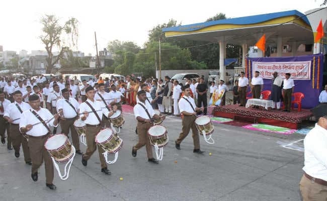 देशभर में दशहरे की धूम, पीएम मोदी ने दी विजयादशमी शुभकामनाएं, आरएसएस का उत्सव शुरू