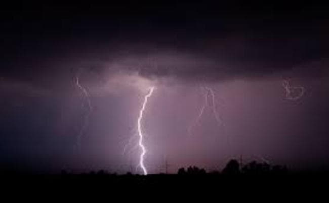 झारखंड के इन जिलों में आज बारिश और वज्रपात की आशंका, संभलकर मनाएं त्योहार