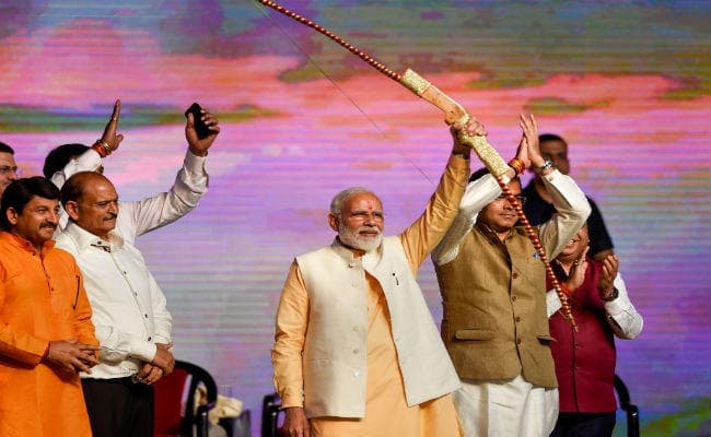 विजयदशमी कार्यक्रम में बोले PM मोदी- महिलाओं को सशक्त और उनकी गरिमा की रक्षा करें