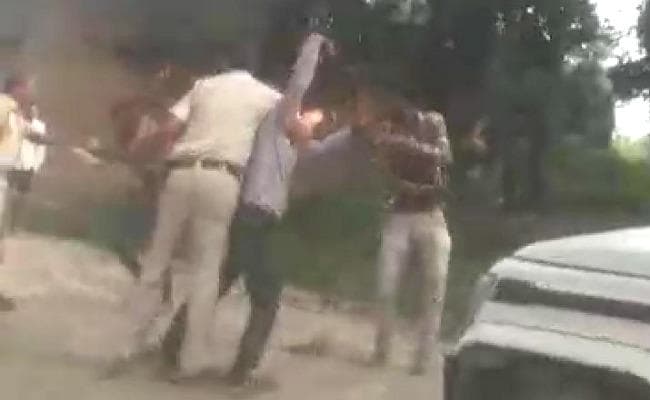 पुलिस पर हमला कर अपहरण के आरोपियों को छुड़ाया, आरोपियों ने गांव में मचाया तांडव