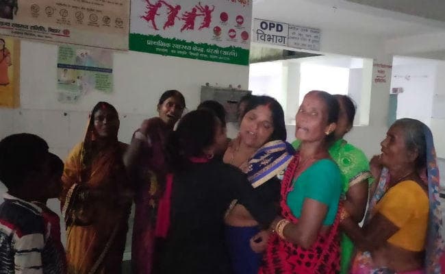 छपरा : पूरे परिवार के साथ मेला देखने जा रहे शिक्षक की ऑटो पलटने से मौत