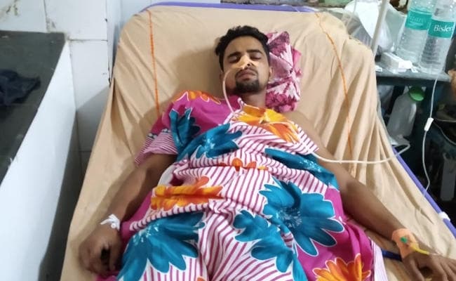 कोलकाता के टेंगरा में तीन अपराधियों ने युवक को पीट-पीटकर अधमरा किया, किडनी की नली फटी