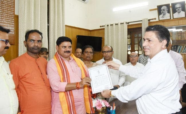 उपचुनाव : राज्यसभा के लिए निर्विरोध निर्वाचित किये गये सतीश चंद्र दुबे