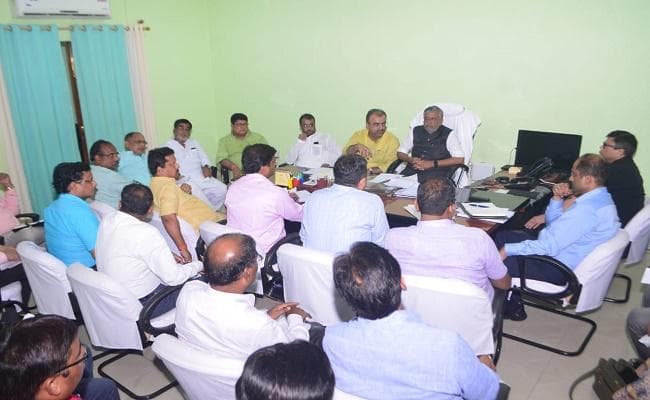 युद्धस्तर पर पटना के मुहल्लों से पंप के जरिये पानी निकालने व सफाई का उपमुख्यमंत्री ने दिया निर्देश