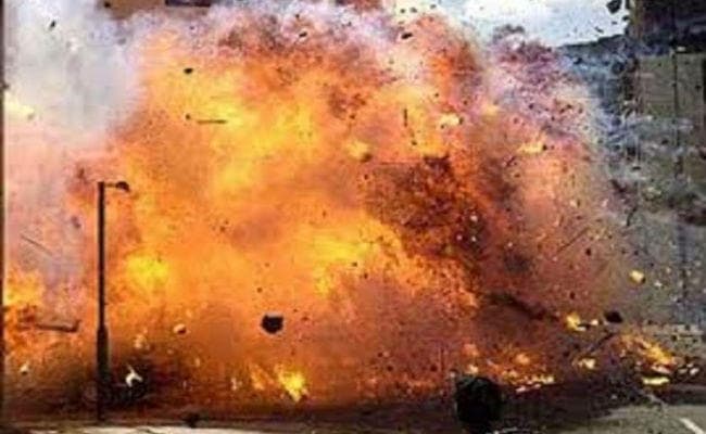 पटाखे बनाने के दौरान विस्फोट, दो की मौत