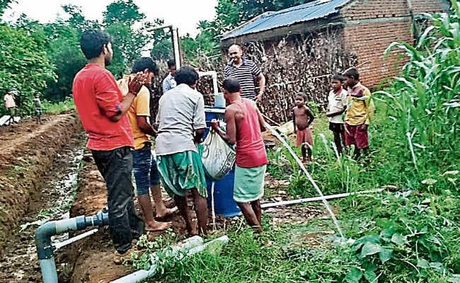पाइप से गांव तक पहुंचा पहाड़ का पानी, अन्य 17 प्रोजेक्ट पर होगा काम