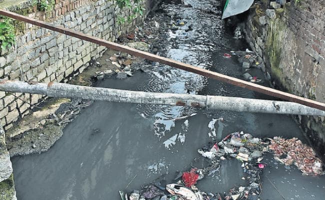 कड़वा सच : ऐसी है सीवरेज-ड्रेनेज व्‍यवस्‍था, पठार पर न होती, तो रांची भी पटना बन जाती
