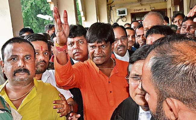 विधायक ढुलू को डेढ़ वर्ष कैद की सजा, दो साल की सजा होती, तो नहीं लड़ पाते चुनाव