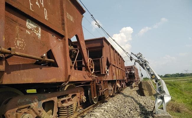 बड़ा हादसा टला, सहरसा से पूर्णिया जा रही मालगाड़ी हुई बेपटरी, कई ट्रेनें हुई प्रभावित