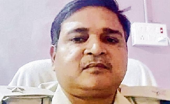 मुजफ्फरपुर में जब्त शराब की हेराफेरी में थानेदार गिरफ्तार