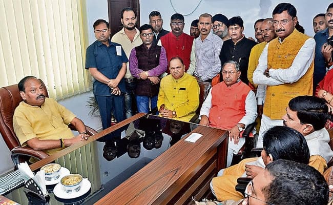 रांची : जनता की समस्याओं के समाधान का केंद्र बने कार्यालय : मुख्यमंत्री