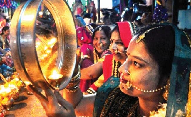 दाम्पत्य जीवन की मंगल कामना के लिए करवाचौथ