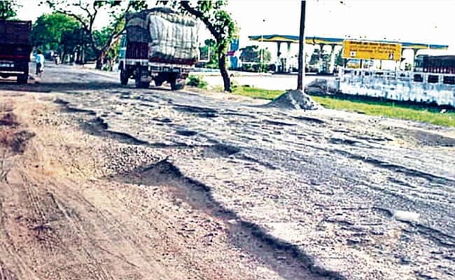 पटना : खराब सड़कों की मरम्मत में ठेकेदारों ने खड़े किये हाथ