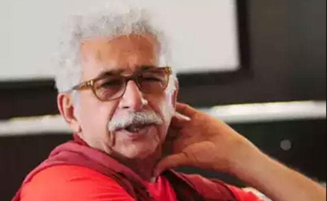 समाज में खुलेआम नफरत की भावना परेशान करने वाली है : नसीरूद्दीन शाह