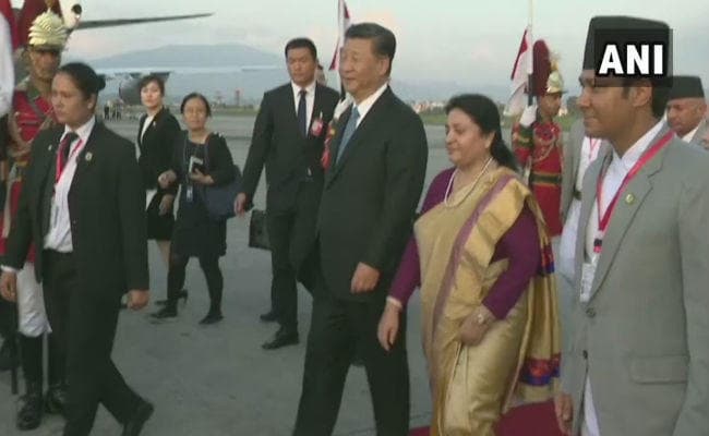 शी जिनपिंग नेपाल पहुंचे, राष्ट्रपति और प्रधानमंत्री ने एयरपोर्ट पर की अगवानी