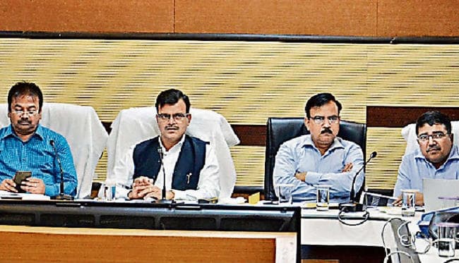 रांची : जनता और सरकार के विश्वास पर खरा उतरें अधिकारी : सुनील